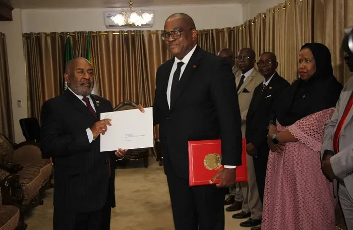 Diplomata angolano apresenta Cartas Credenciais nas Ilhas Comores