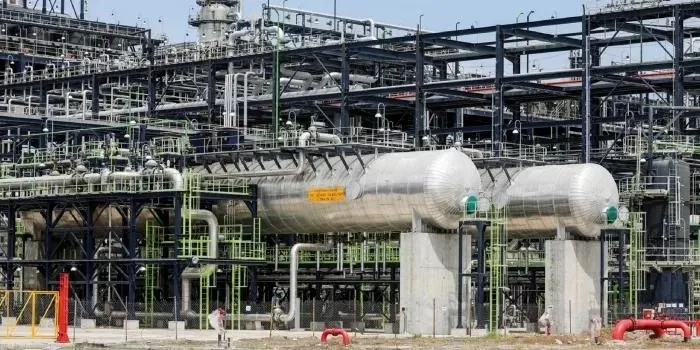 Quénia inicia construção de refinaria de petróleo