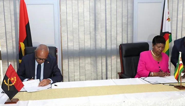 Angola e Zimbabwe rubricam em Harare acordo de cooperação na Defesa e Segurança