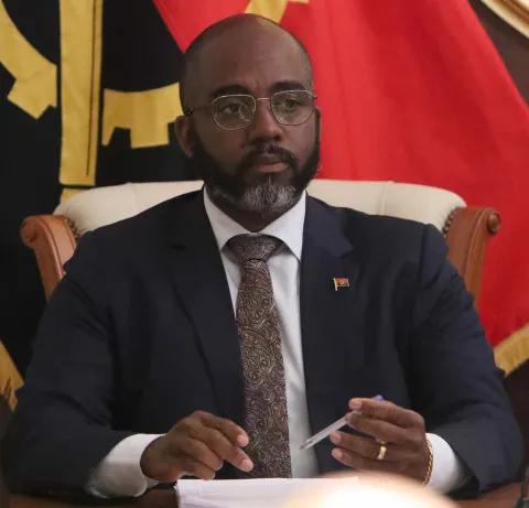 Dívida externa de Angola fixou-se em 50,91 mil milhões de dólares