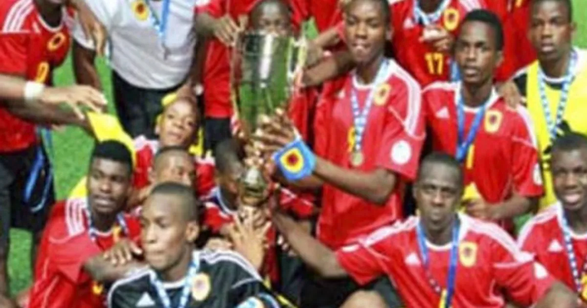 Futebol: Selecção nacional de sub-20 nas meias-finais da Taça COSAFA