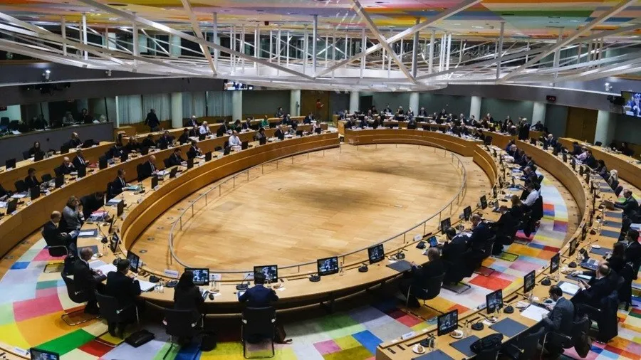 Eurogrupo reúne-se em Luxemburgo para analisar investimento e finanças públicas