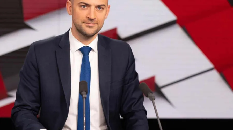 França critica e adverte para atitude belicista de Donald Trump