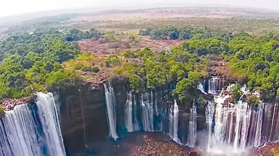 Turistas alemães divulgam Quedas de Kalandula e outras atracções de Angola na Alemanha durante viagem de motorizadas de 23 mil quilómetros
