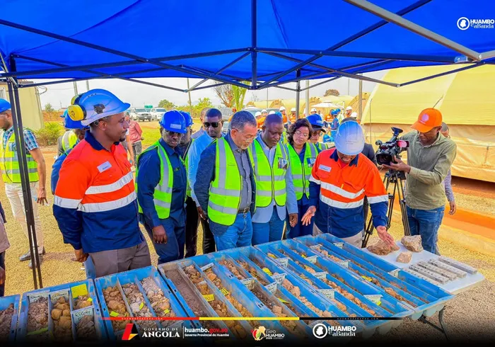 Ministro encoraja refinação de produtos minerais em Angola