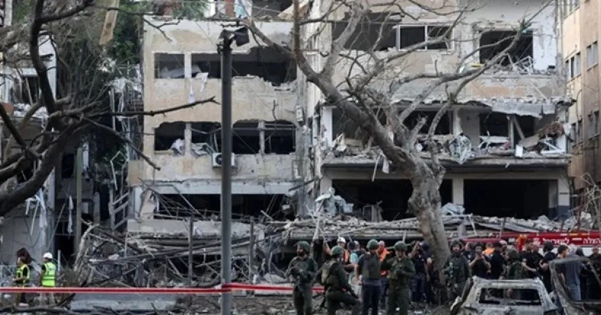 Edifício da embaixada dos EUA em Telavive danificado por míssil iraniano