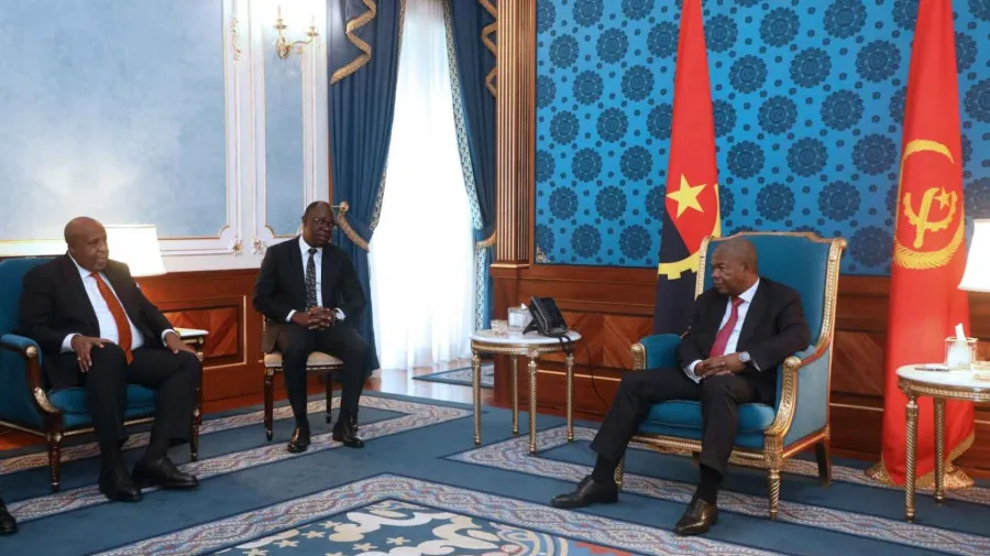 Presidente da República recebe enviados do seu homólogo da RDC