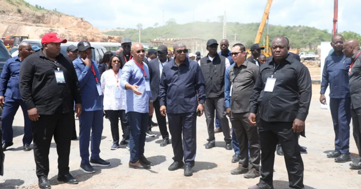 Presidente João Lourenço constata obras de requalificação da Vila da Muxima