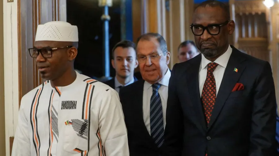 EUA suspendem sanções contra altos funcionários do Mali