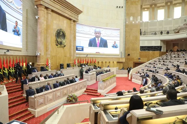 Angola regista crescimento económico de 5,3 por cento e inflação de 10,8 por cento