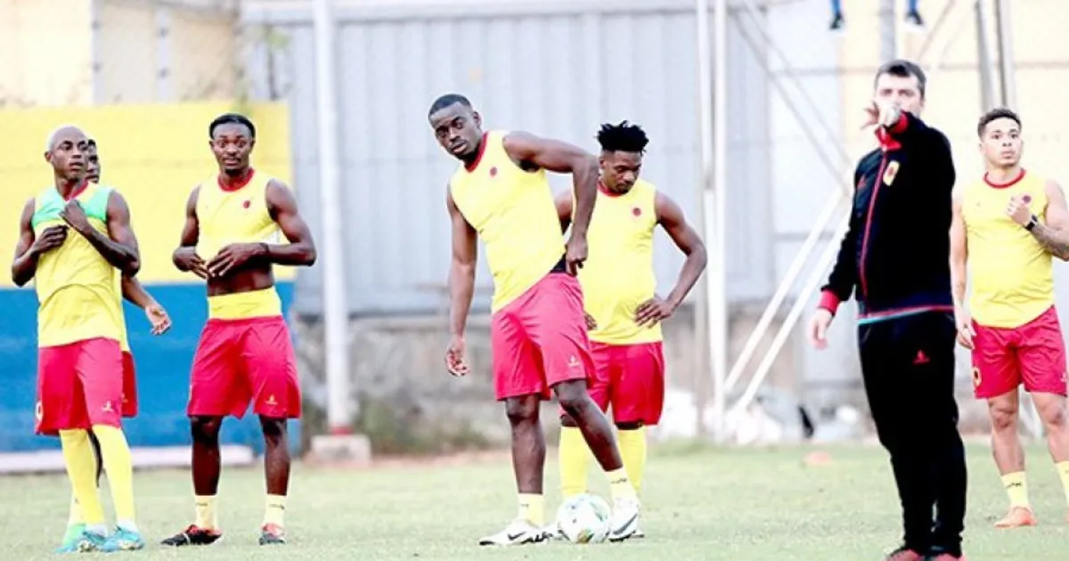 Futebol: Palancas Negras na África do Sul para a taça COSAFA