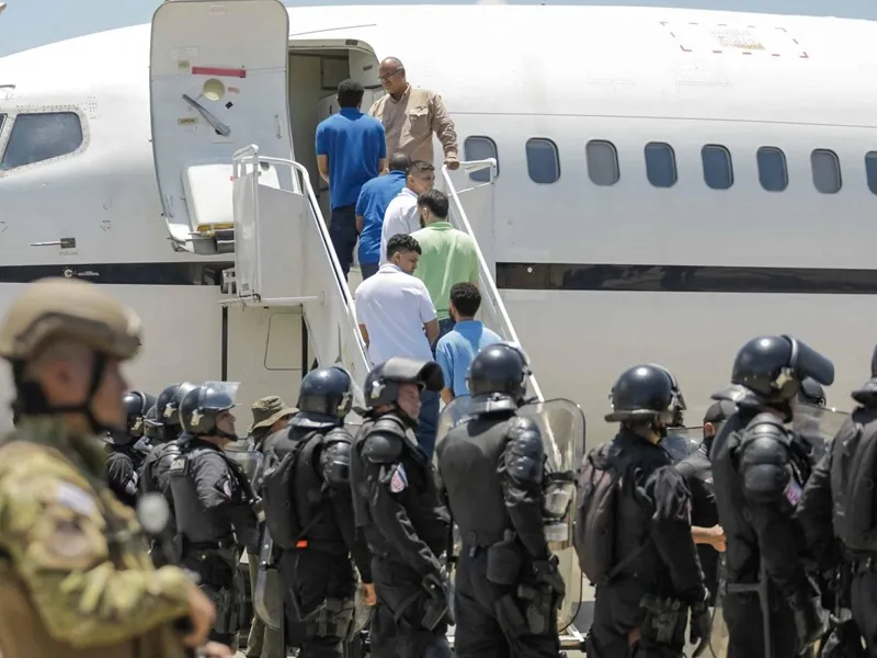Deportados pelos EUA denunciam violência policial na Guiné Equatorial
