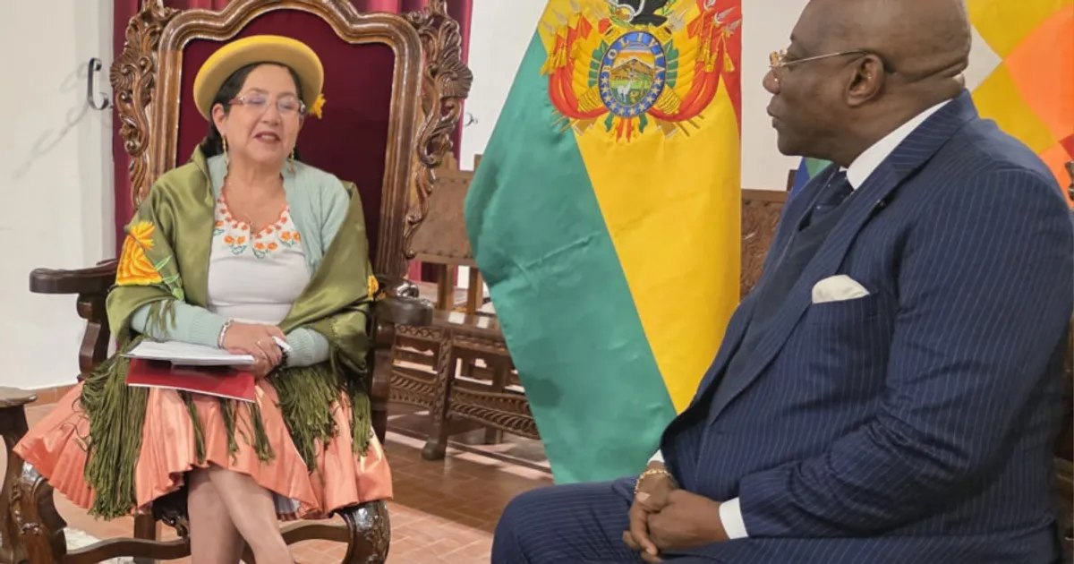 Presidente João Lourenço felicita Bolívia pelos 200 anos da sua independência