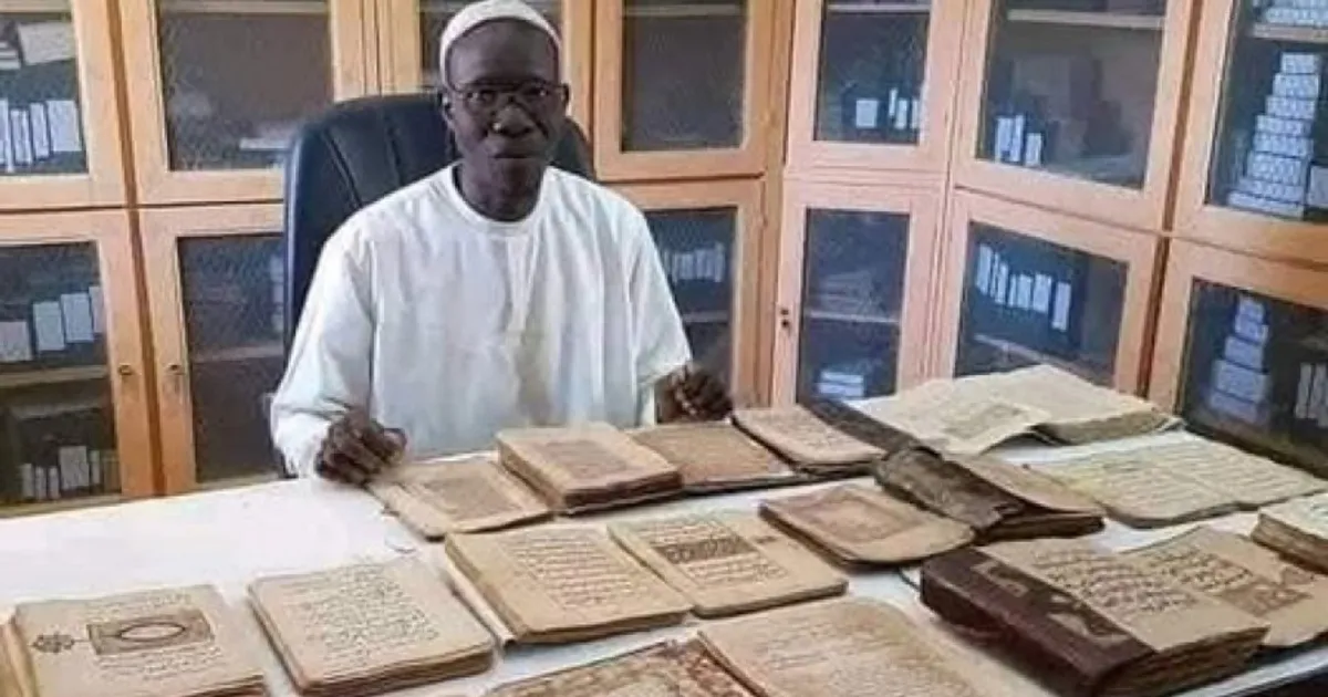 Manuscritos de Timbuktu regressam à casa após 13 anos em Bamako