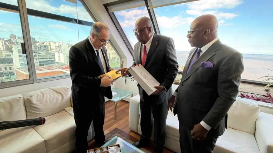 Angola e Uruguai reforçam cooperação no domínio da cultura