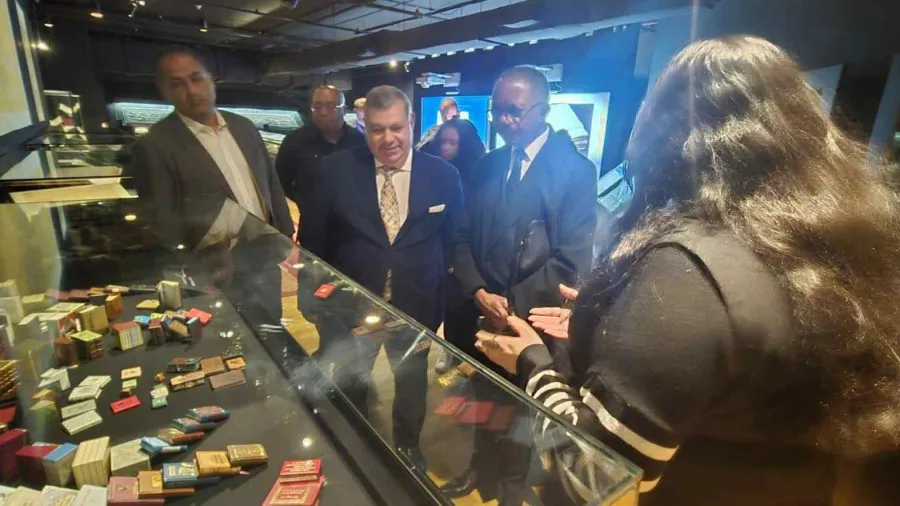 Embaixador angolano no Egipto visitou fábrica de medicamentos