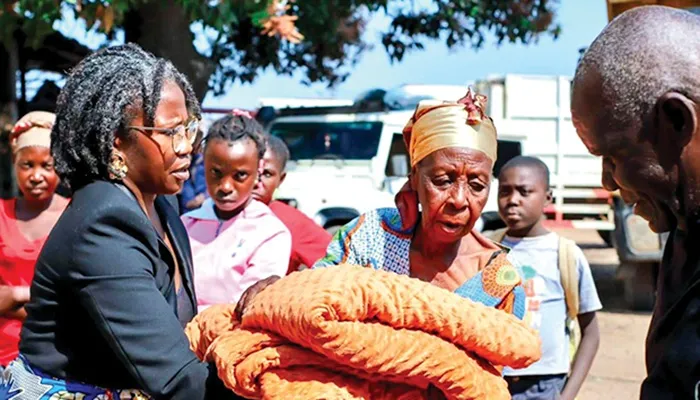 Dina Mayomona defende reforço da protecção social e do diálogo entre gerações na conferência da Fundação BAI em Luanda