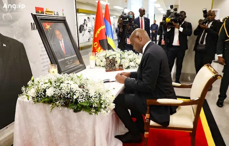 Presidente de Moçambique em Angola para participar na Cimeira sobre Investimento