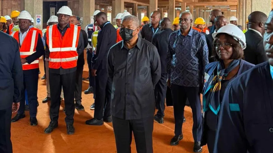 Presidente João Lourenço visita obras do Hospital Oncológico