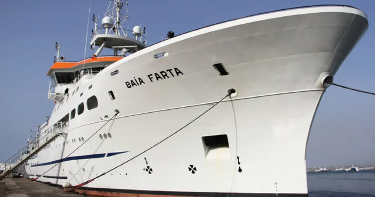 Navio de investigação oceanográfico Baía Farta está em França