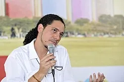 Escritor angolano Ondjaki vence Prémio Ibérico de Literatura Infanto-Juvenil
