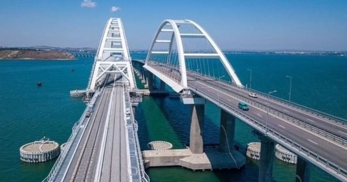 Rússia encerra ponte da Crimeia após alegado ataque ucraniano