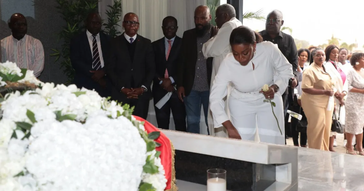 Missa em homenagem a José Eduardo dos Santos