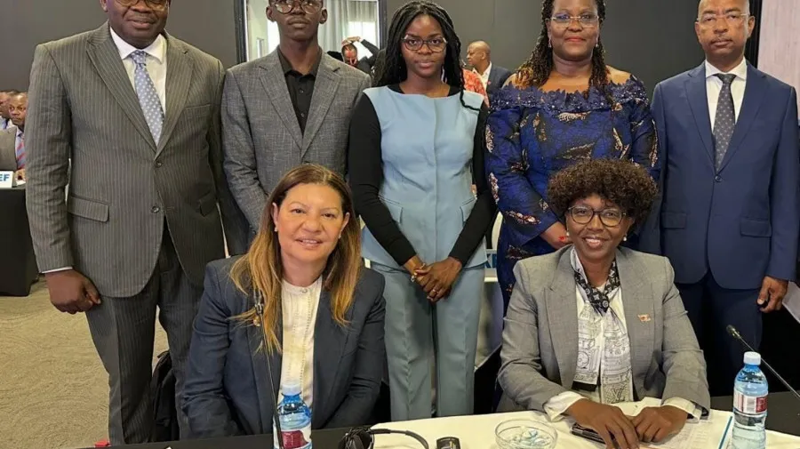 Angola participa na reunião de ministros da Saúde de três regiões de África