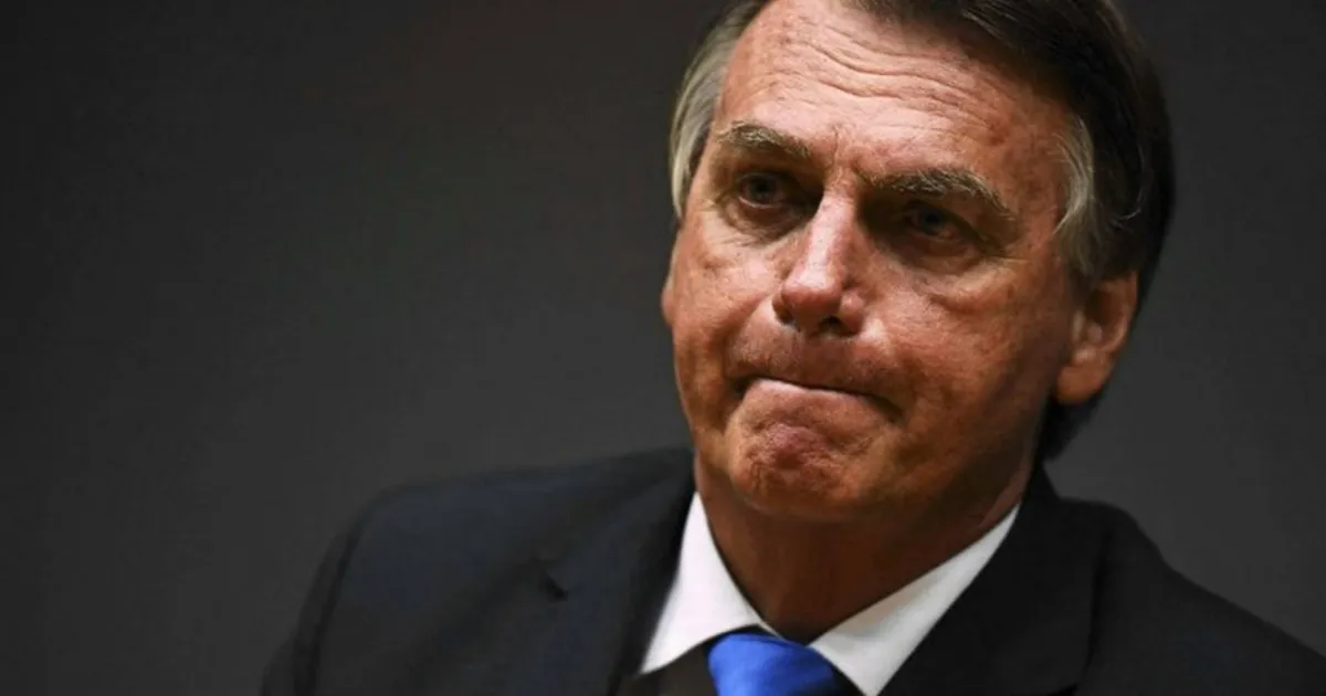 Jair Bolsonaro alvo de buscas e obrigado a usar pulseira electrónica