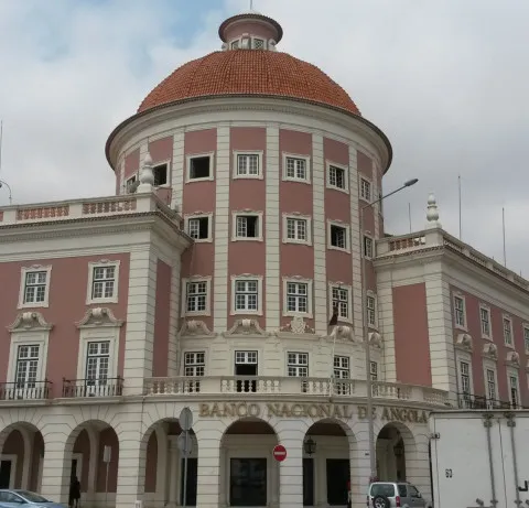 BNA aplica multa de três mil 744 milhões de kwanzas em 2025