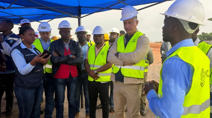 Ministro da Energia constata obras do Parque Solar Fotovoltaico do Cafunfo