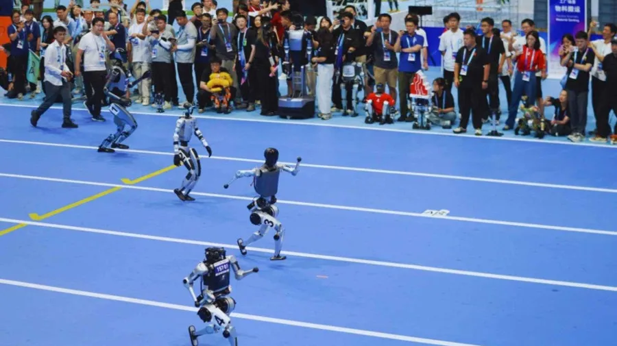 Jogos Mundiais de Robôs Humanoides decorrem em Pequim