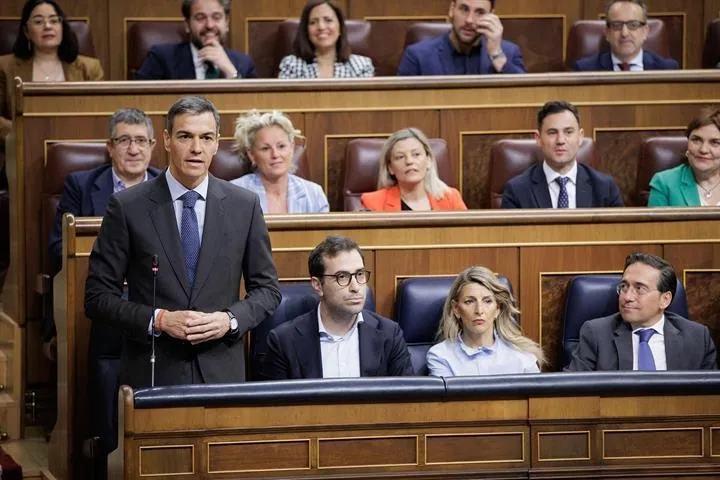 Espanha convoca eleições antecipadas para 29 de Novembro