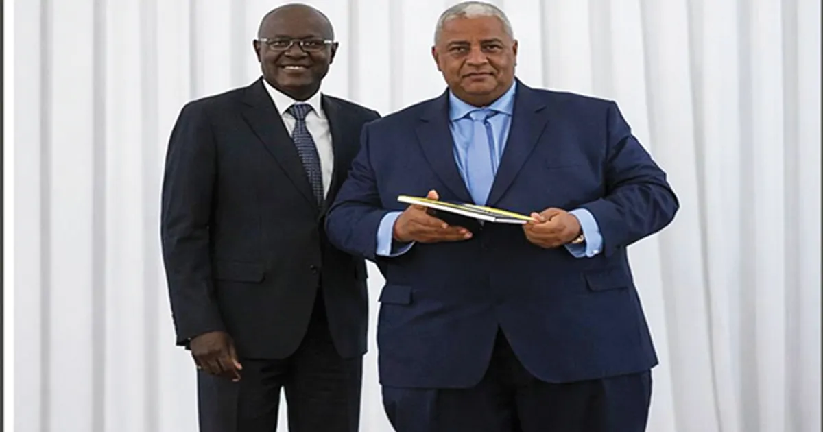 Governo de Benguela homenageia PCA do Porto do Lobito