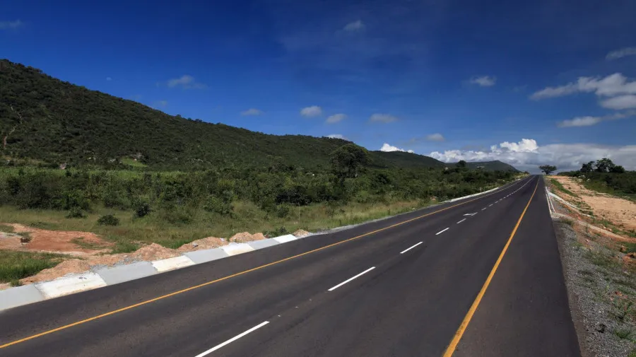 Angola tem mais de 11 mil quilómetros de estradas asfaltadas