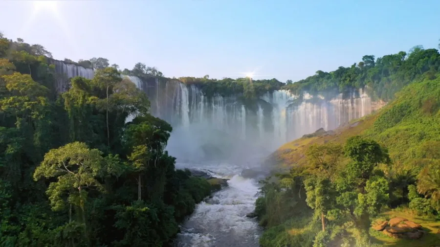 Revista do Dubai destaca potencial turístico de Angola