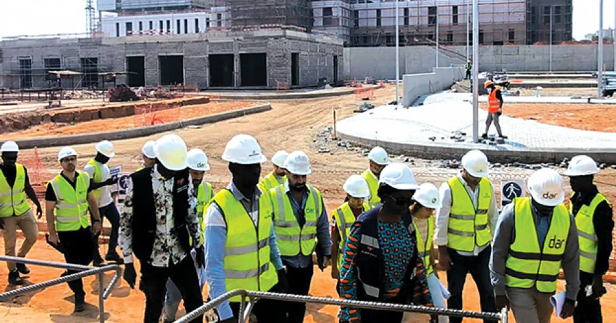 Ministra da Saúde efectuou visita de constatação às obras do Hospital dos Queimados