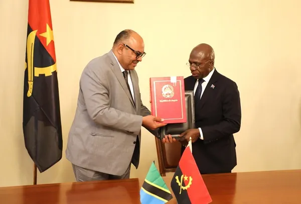 Angola e Tanzânia assinam acordo no domínio da Segurança e Ordem Pública