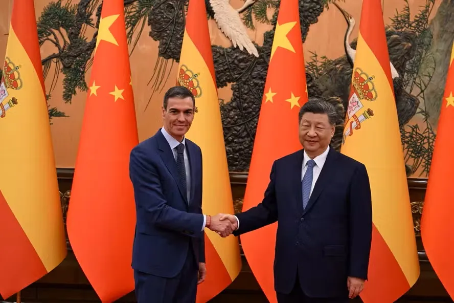 Sánchez encerra visita à China já a pensar em nova deslocação no próximo ano