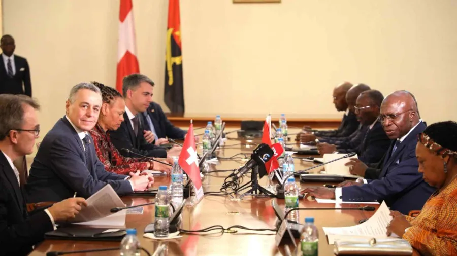 Angola e Suíça analisaram o reforço da ccoperação bilateral