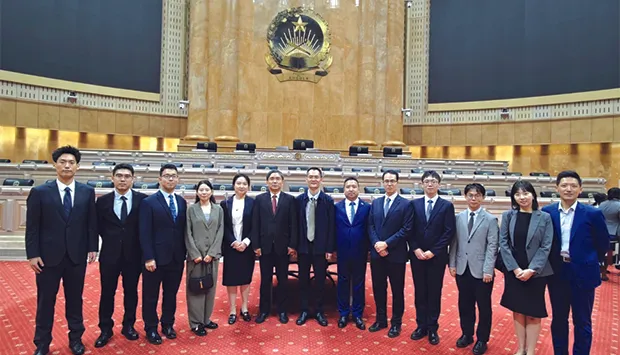 Delegação chinesa visita o Parlamento angolano