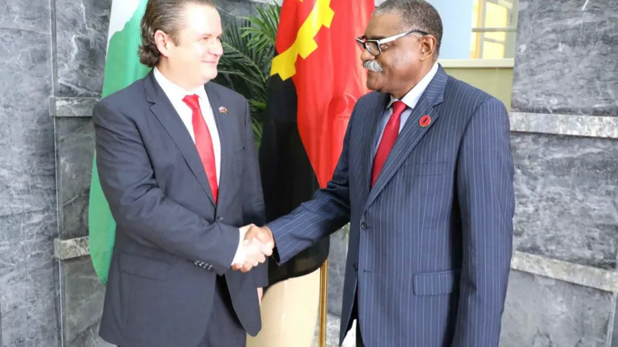 Angola e Rússia abordam reforço da cooperação bilateral