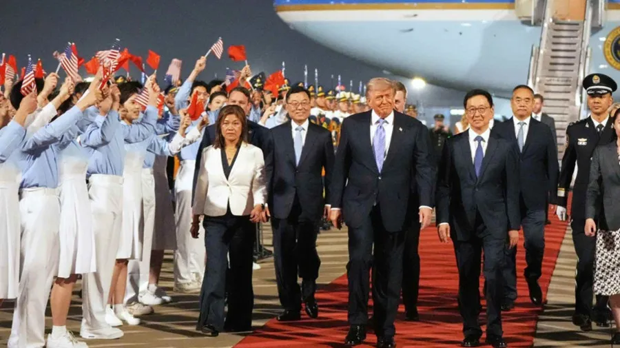 Trump está na China para Cimeira com Xi Jinping na quinta-feira