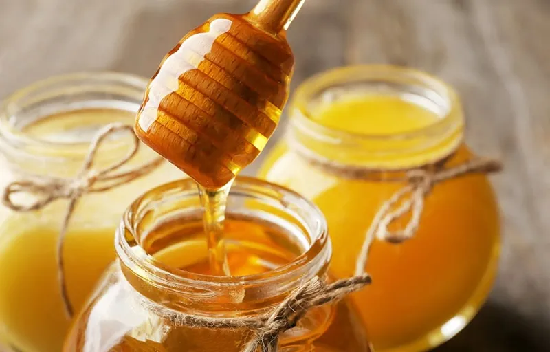 Cerca de 500 litros de mel natural exibidos na Expo-Bié