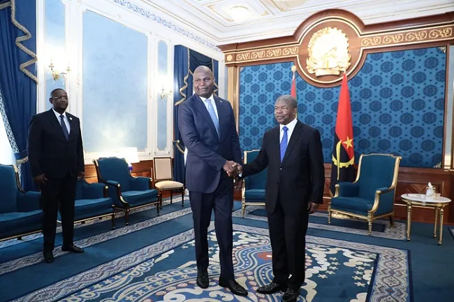 Presidentes de Angola e de Moçambique abordam cooperação entre os dois países