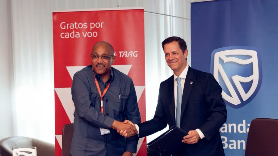 TAAG e Standard Bank assinam parceria para compra de bilhetes em prestações