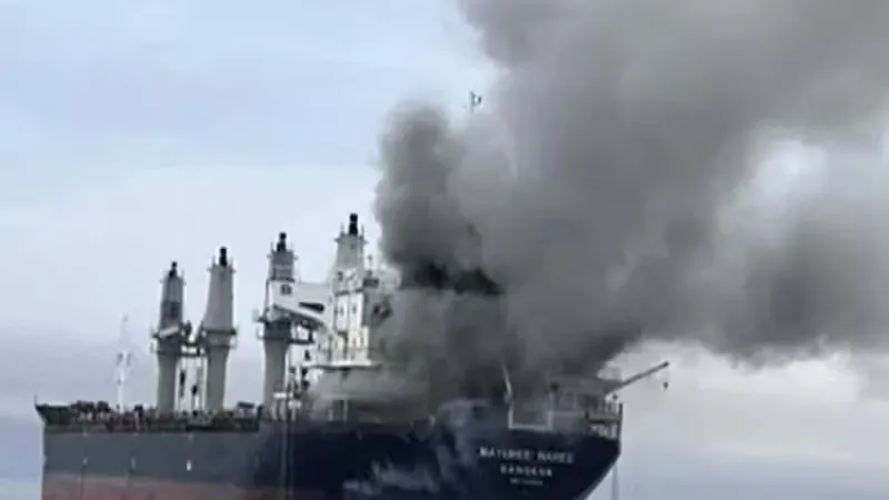 Irão ataca navio no Estreito de Ormuz e agrava tensão com os EUA