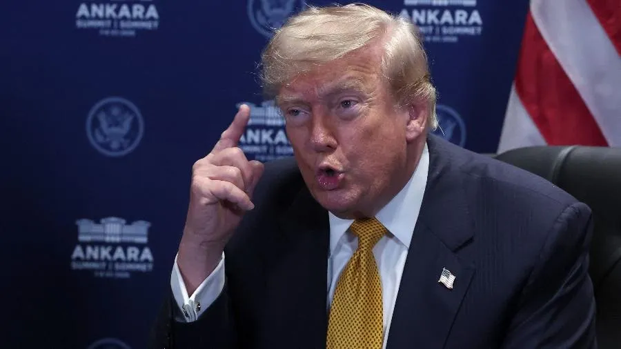 Trump desiste da portagem de 20% sobre toda carga no Estreito de Ormuz