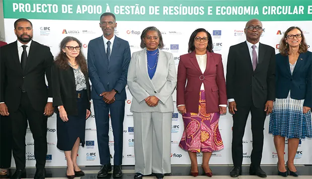 Governo lança em Luanda projecto de gestão de resíduos sólidos