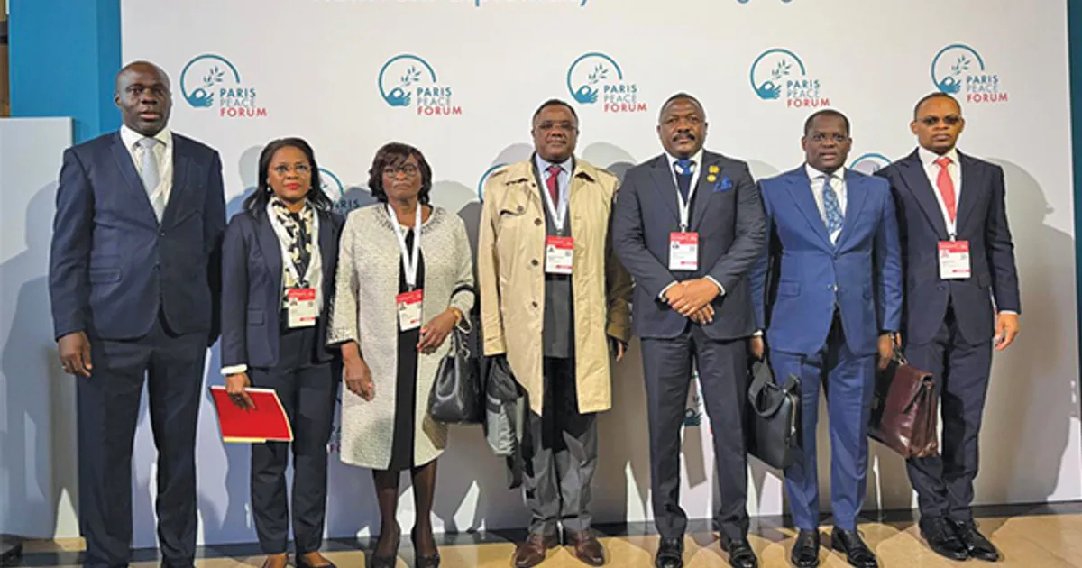 Delegação parlamentar participa no Fórum de Paz de Paris